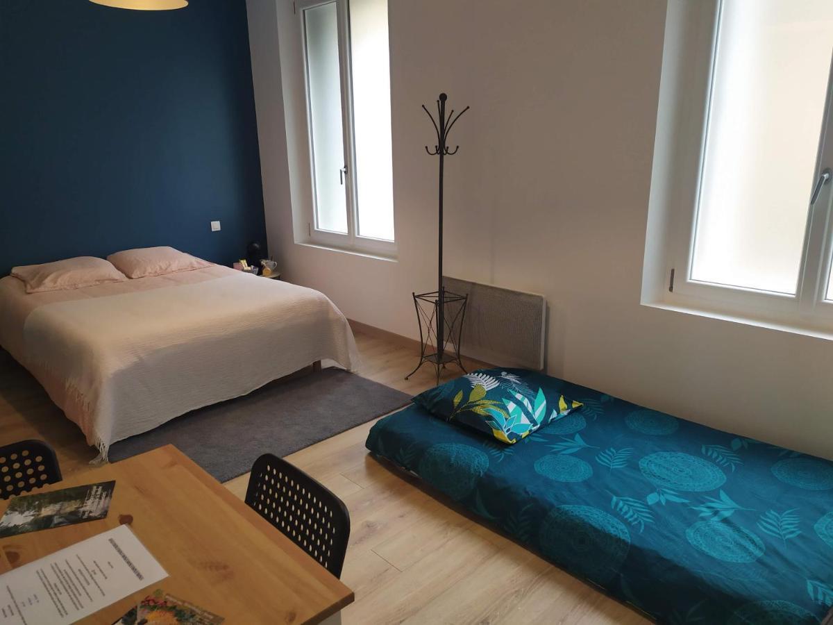 Ferienwohnung Chambre Au Coeur De Loudun Exterior foto