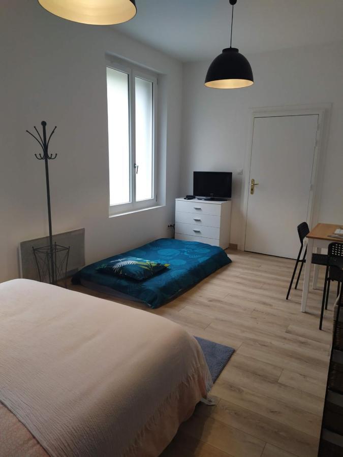 Ferienwohnung Chambre Au Coeur De Loudun Exterior foto