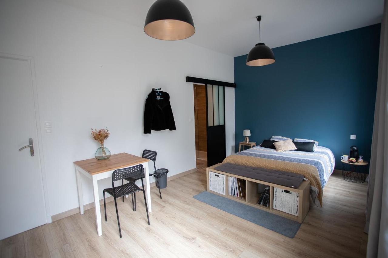 Ferienwohnung Chambre Au Coeur De Loudun Exterior foto